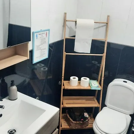 Проживание в семье Ana Paula House Авейру